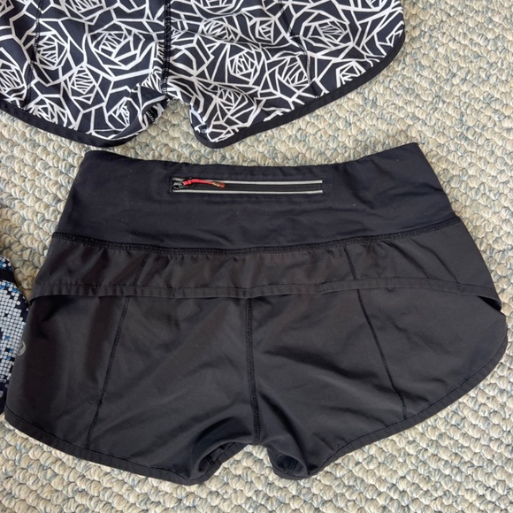 Lululemon Size 2 Shorts - Picture 9 of 14